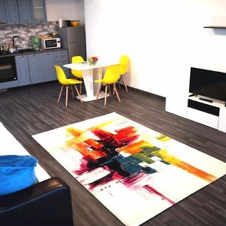 Apartament Spatios Cu 2 Camere In Centrul Statiunii Mamaia -73Mp - ! Ngoại thất bức ảnh